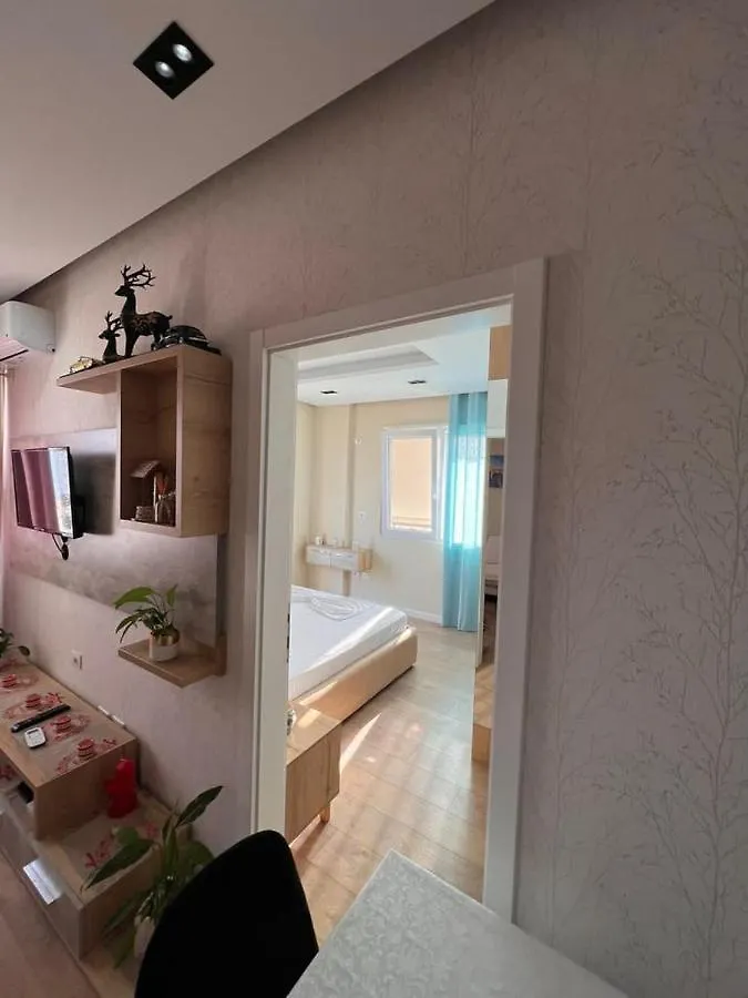 Soleil Apartment With Sunbed & Umbrella Vlore