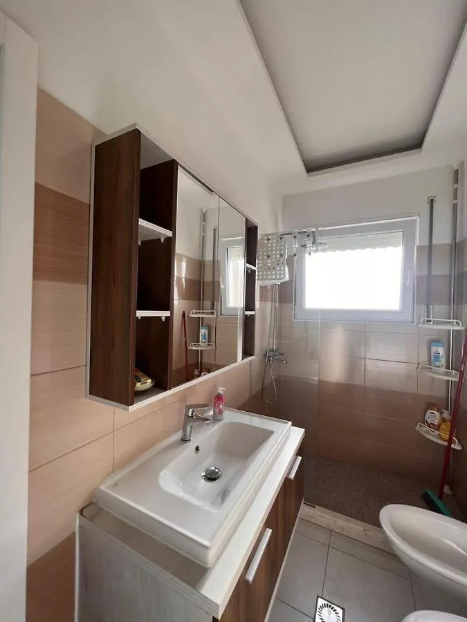 Soleil Apartment With Sunbed & Umbrella Vlore