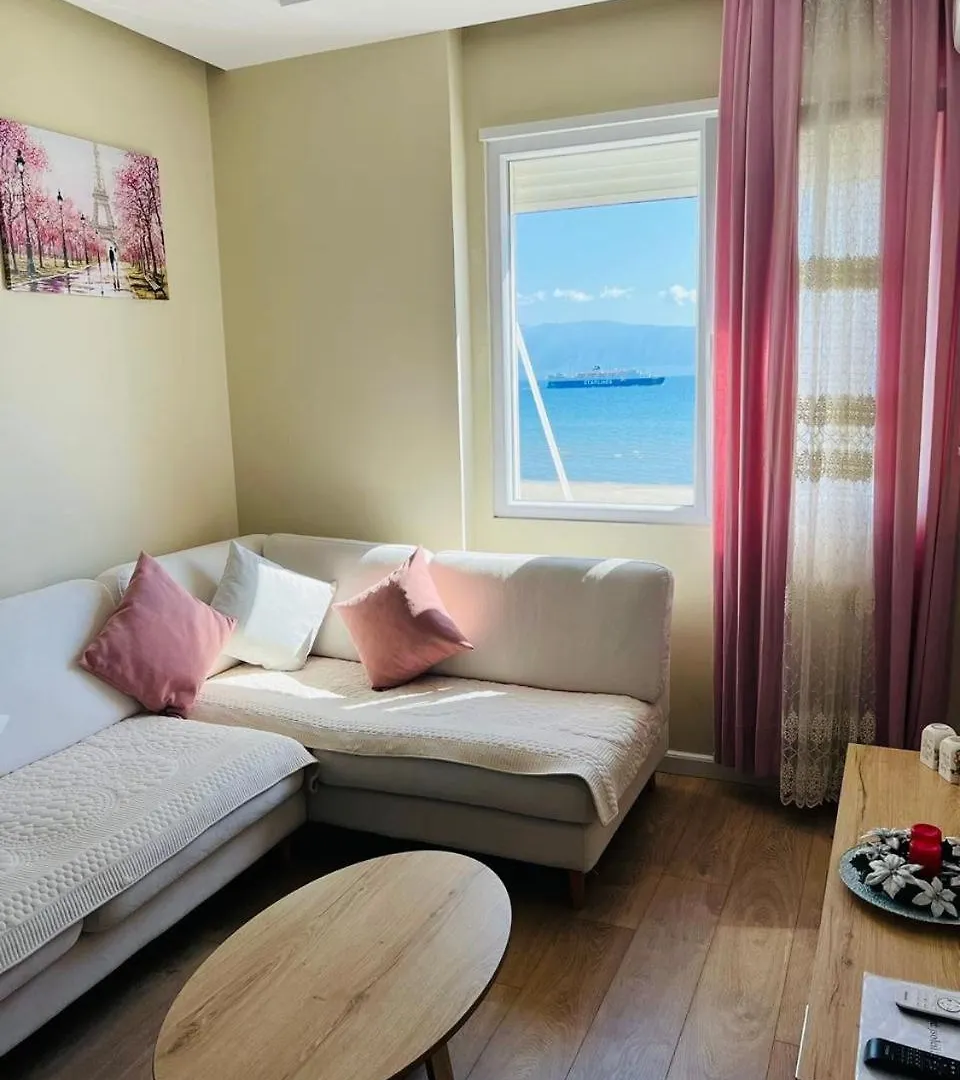 Soleil Apartment With Sunbed & Umbrella Vlorë 0*,